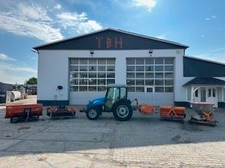 Mistral 50 mit vielen Anbaugeräten | 24.900 €